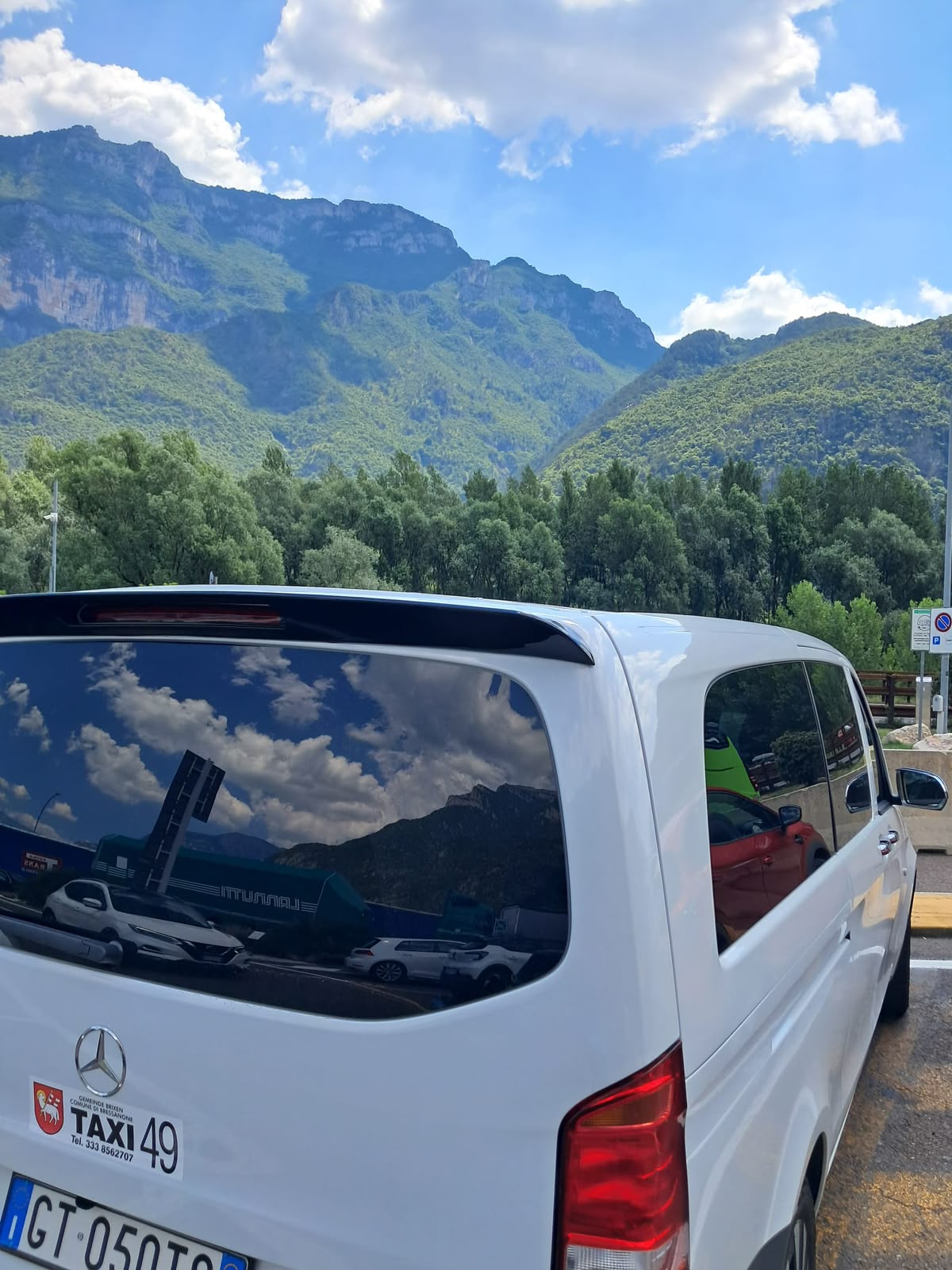 Taxi 49 Mercedes Van